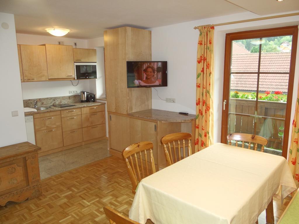Haus Edelweiss Apartman Sankt Margarethen im Lungau Szoba fotó